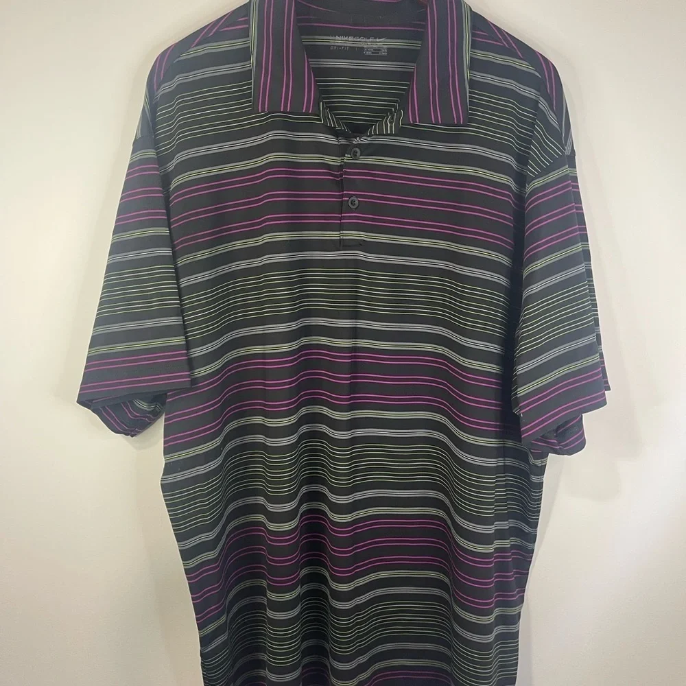 Nike golf dry fit‎ short sleeve shirt.